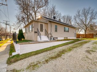 612 Rathbone Ave, Aurora, IL 60506