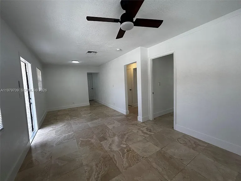 916 SW 10th St #1-3 — Photo 9