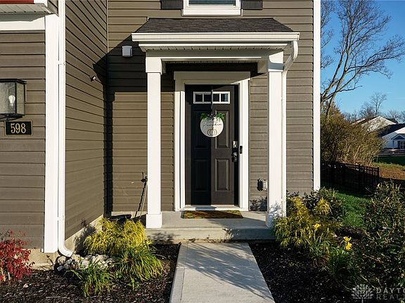 2nd image of 598 Maxwell Ct