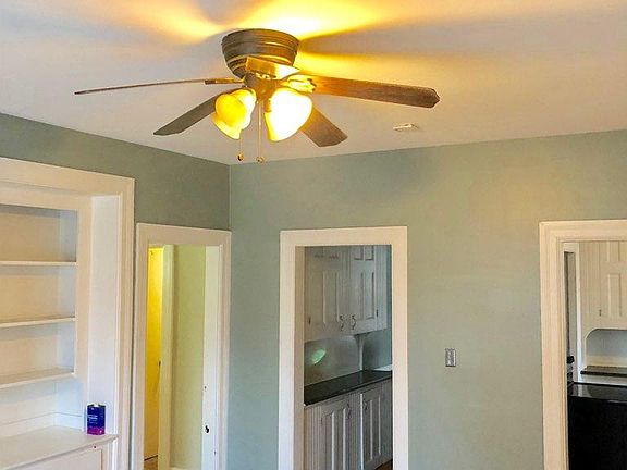 Dining room off kitchen