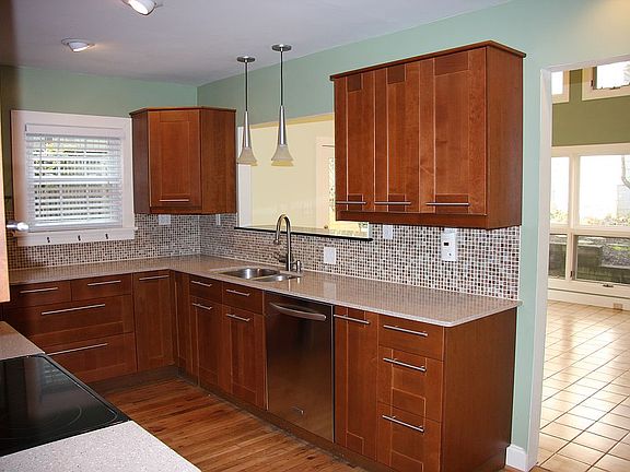 2nd image of 2215 Winter St