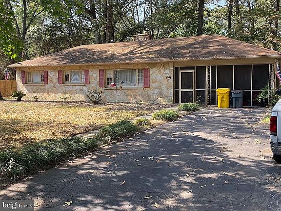 4th image of 203 Kathleen Ave