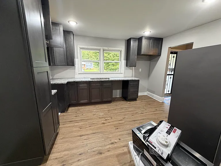1618 Auburn Dr — Photo 14