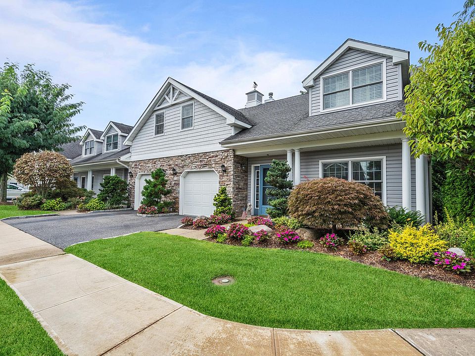 1st image of 144 Pond View Dr