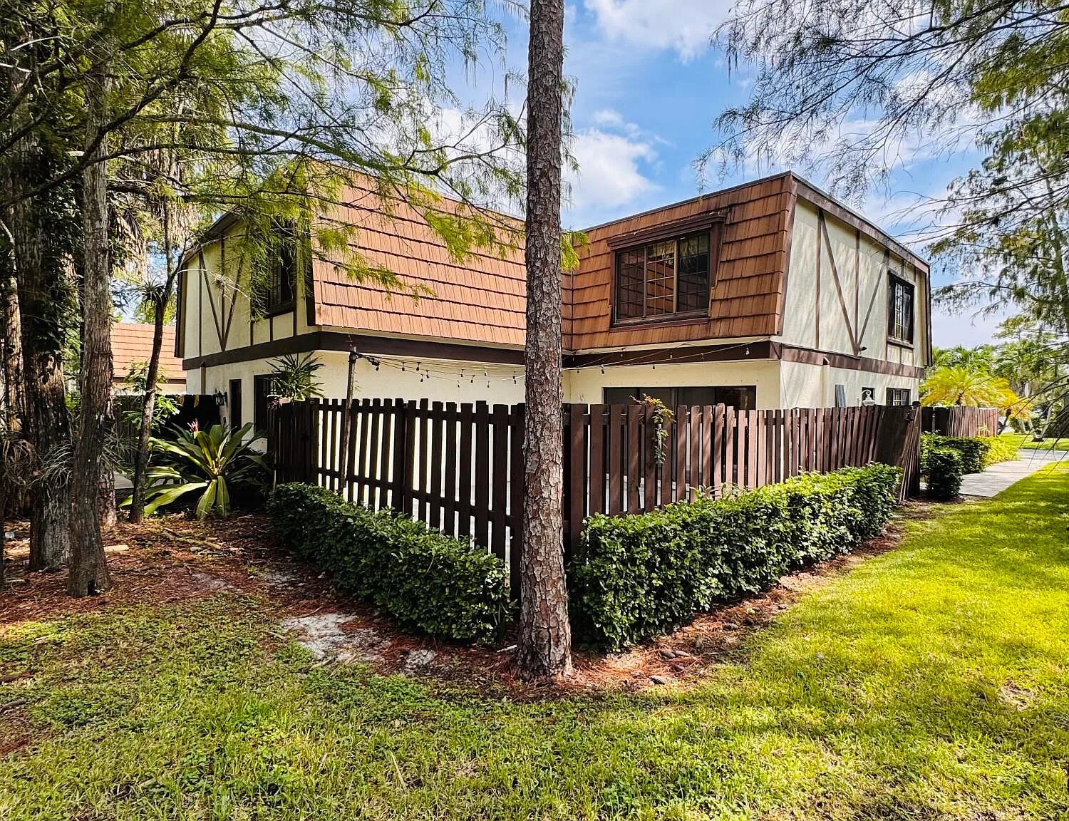 2 bed, 2.5 bath, 1470 sqft, $2,400 — Photo 1