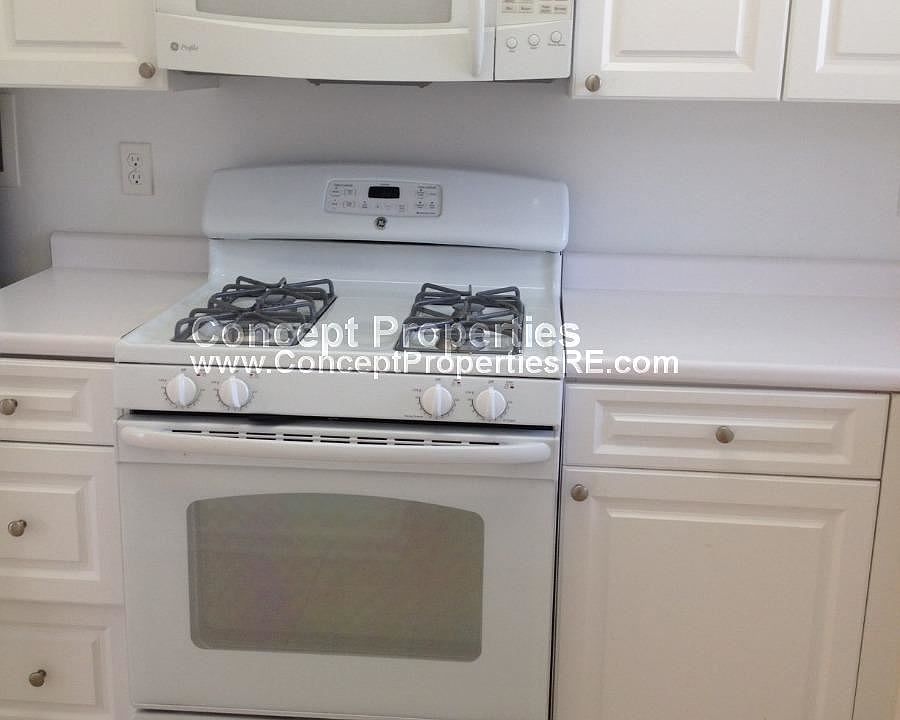 2nd image of 102 Gerry Rd #1R