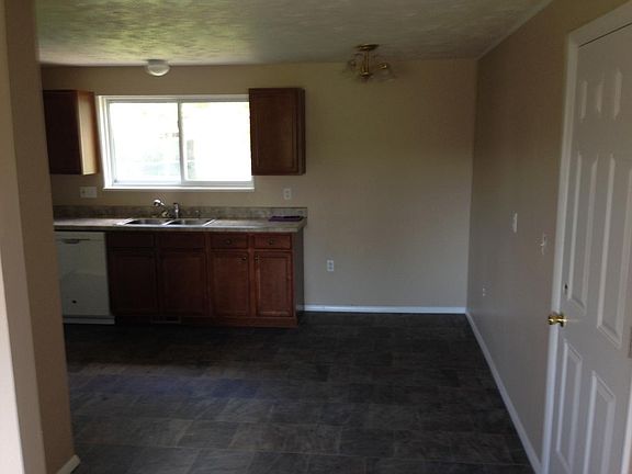 Dining/kitchen