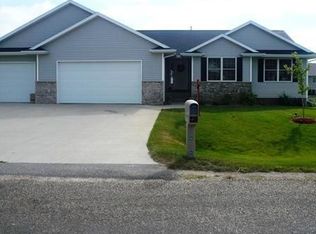 105 Driftwood Cir, Palo, IA 52324
