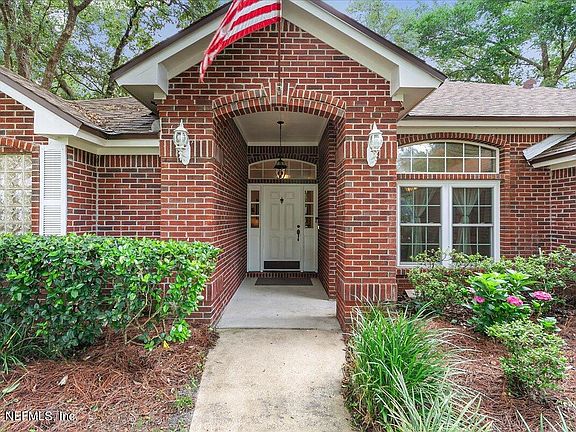 3rd image of 1121 Kalmia Ct