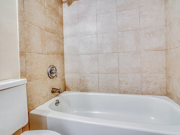 1118 William St #2 — Photo 9