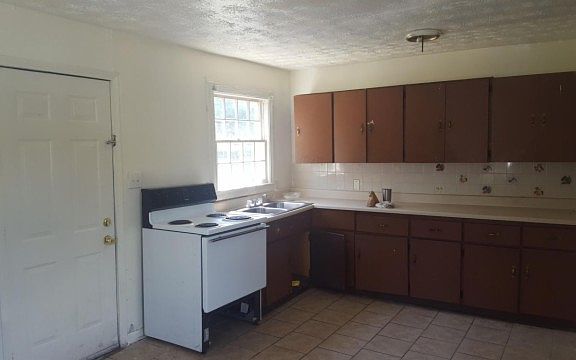 5th image of 3340 Wilson Ave