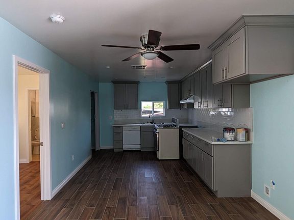 Kitchen & dining area