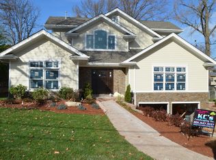 79 Woodmere Ln, Tenafly, NJ 07670