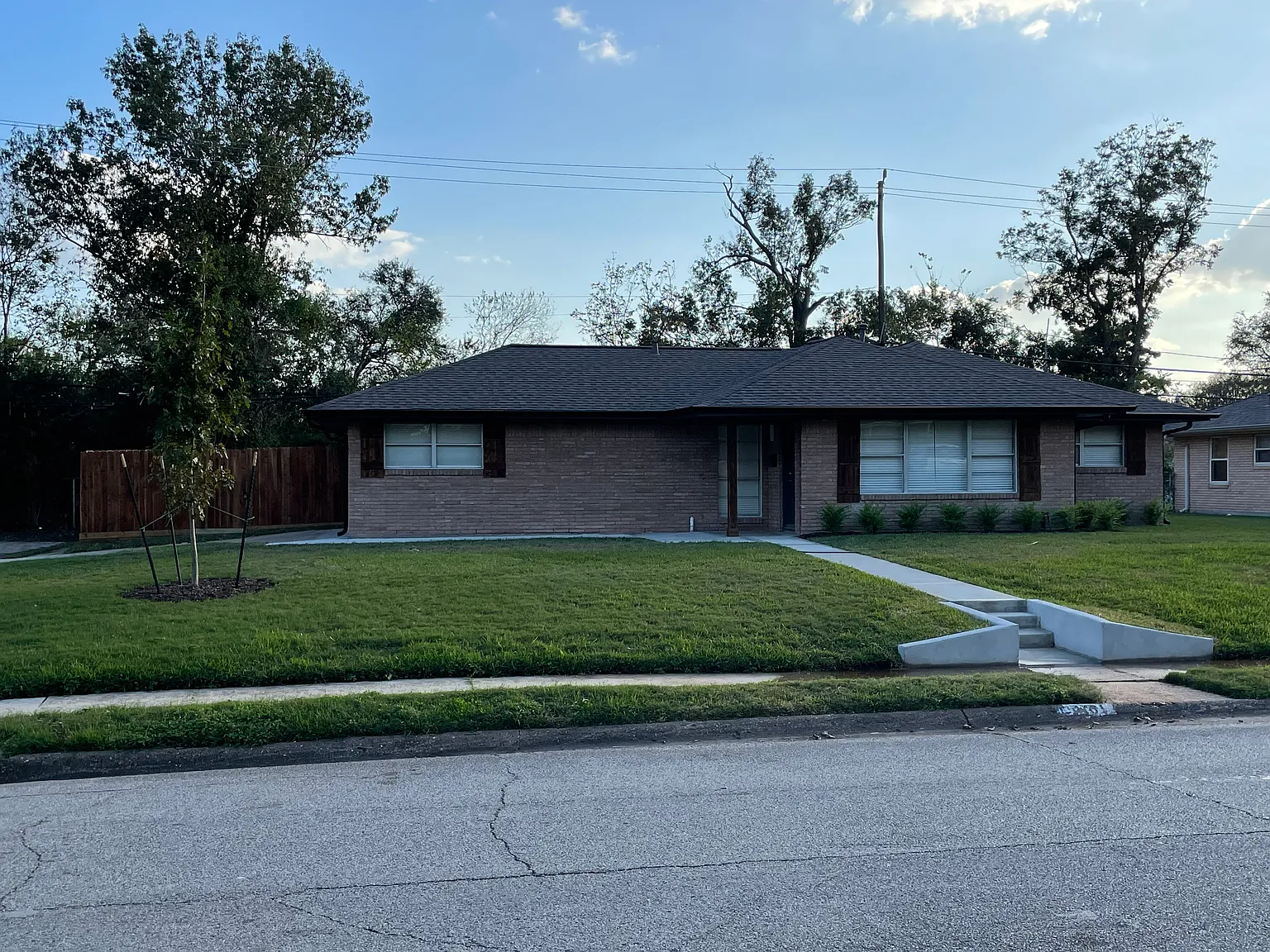 3 bed, 1250 sqft, $2,400 — Photo 3