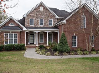 1030 Dorset Dr, Hendersonville, TN 37075