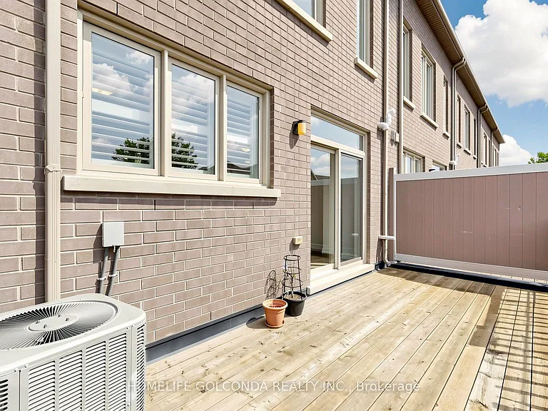 3062 Ernest Appelbe Blvd — Photo 36