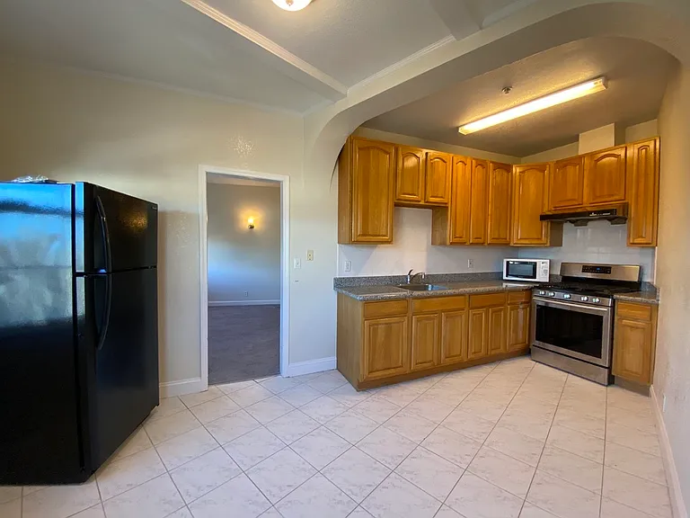 2454 S El Camino Real — Photo 7
