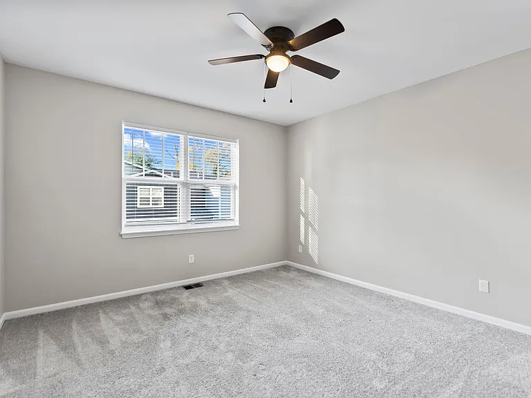 4205 Taylor Cove Ct — Photo 20