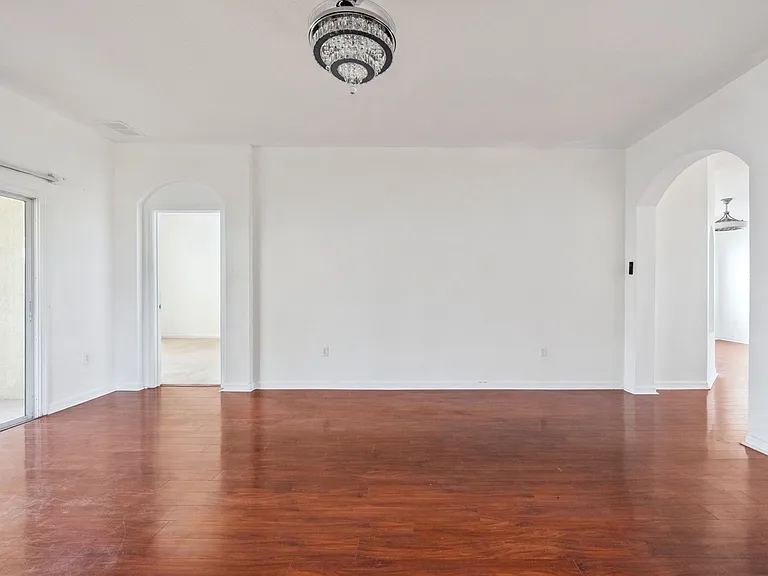 7055 Heatherbrook Dr — Photo 7