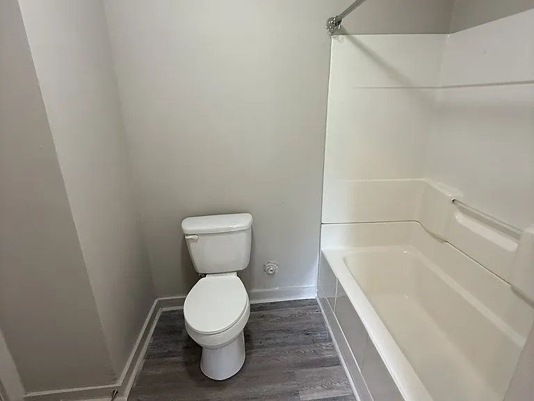 1050 Jackson Blvd — Photo 17