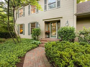 1917 Kings Hwy, Rockford, IL 61107