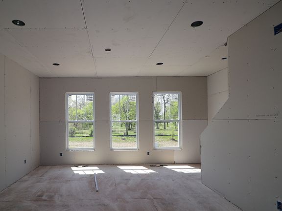 2nd image of 3048 W New York St