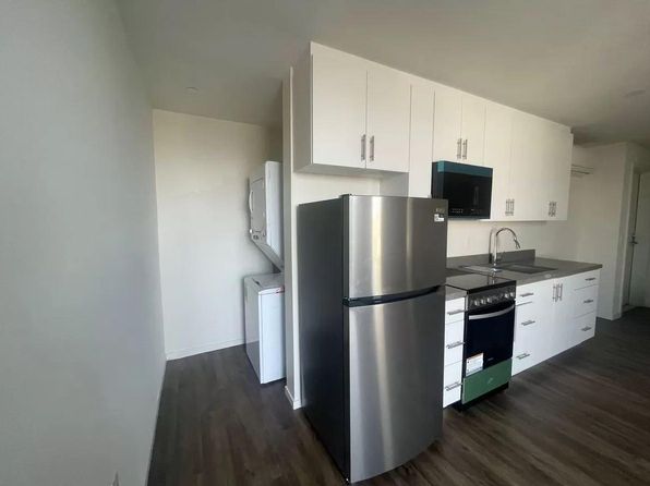 2646 Newton Ave #209