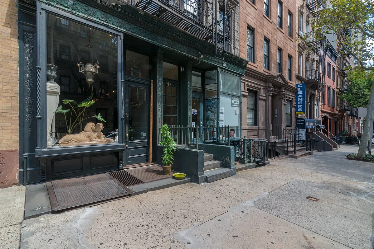 217 East 83rd Street in Yorkville : Sales, Rentals, Floorplans