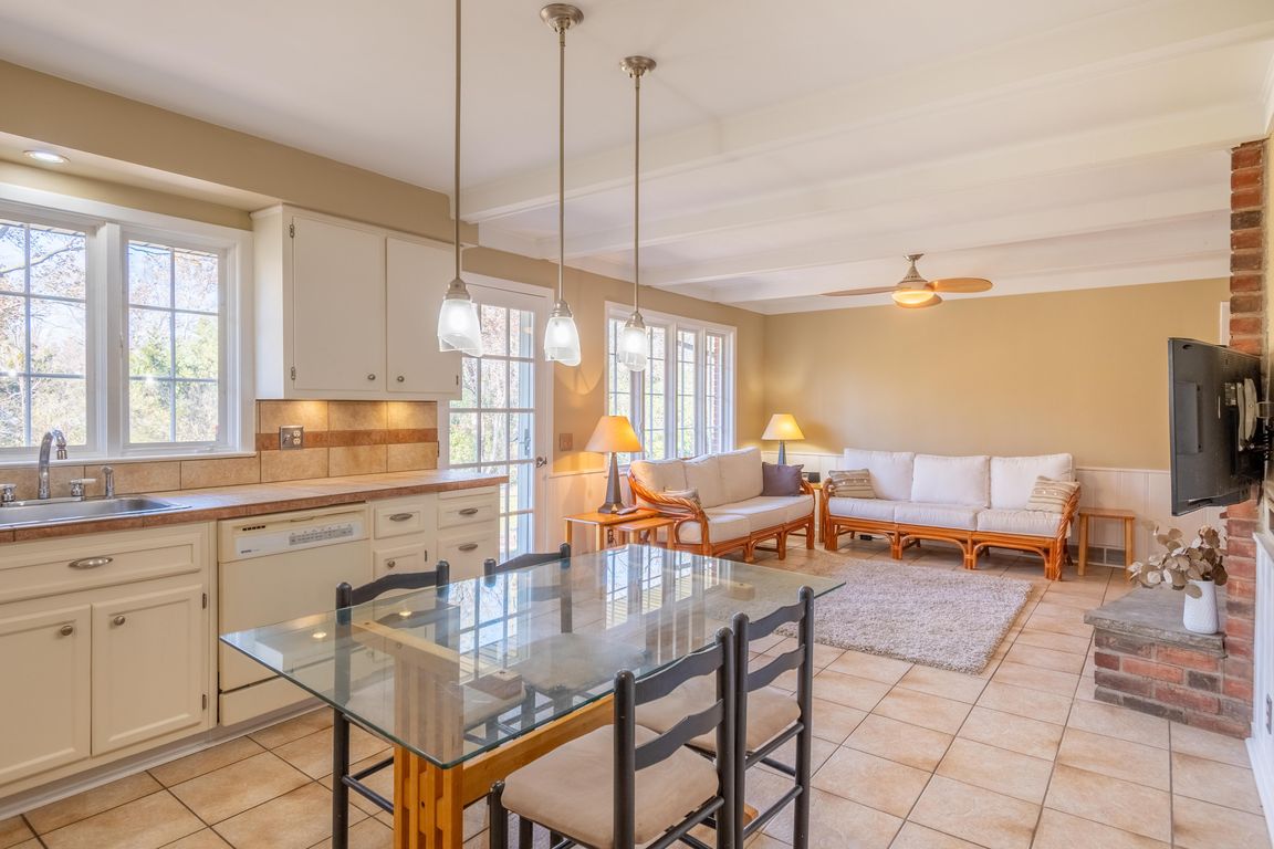 next background image