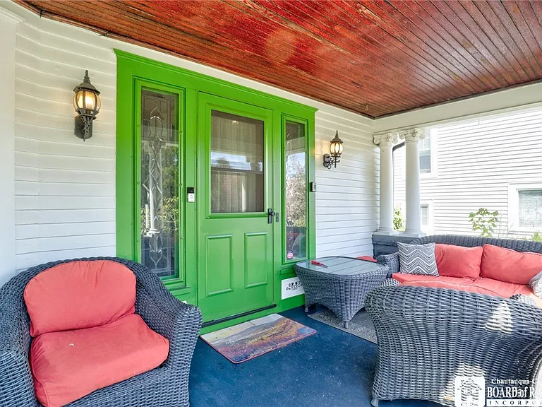 98 Forest Ave — Photo 40