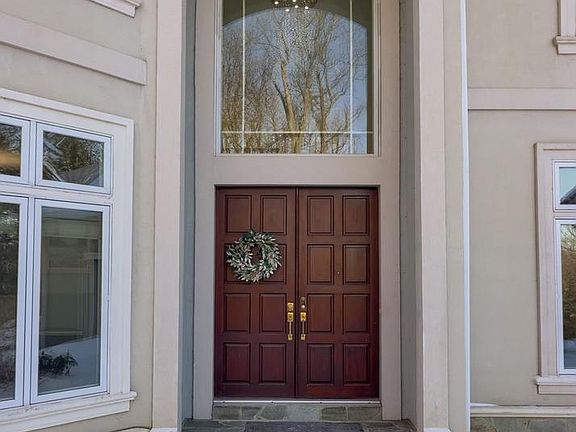 2nd image of 2492 Shaub Rd