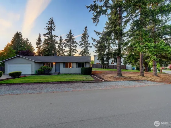 8305 214th Place SW, Edmonds, WA 98026