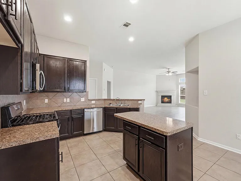 5211 Cayenne Ln — Photo 10