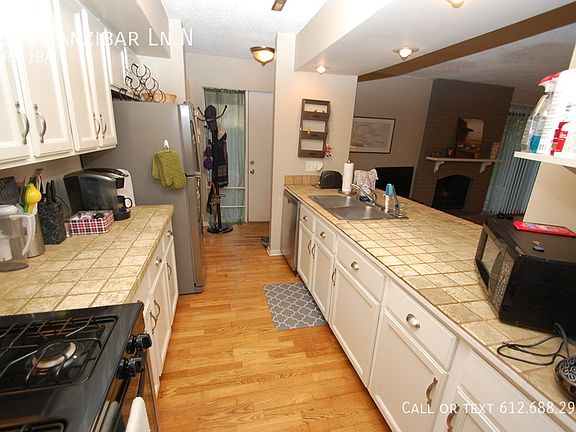 2nd image of 1849 Zanzibar Ln N