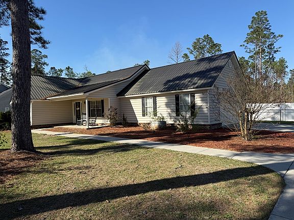 3rd image of 152 Riverside Dr