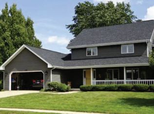 110 Della Ln, Oswego, IL 60543