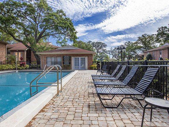 5th image of 730 N Old Coachman Rd APT D2