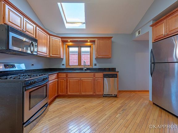 5th image of 741 S Claremont Ave APT 3