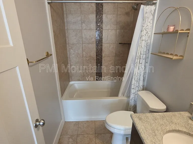 156 Bradley St — Photo 35