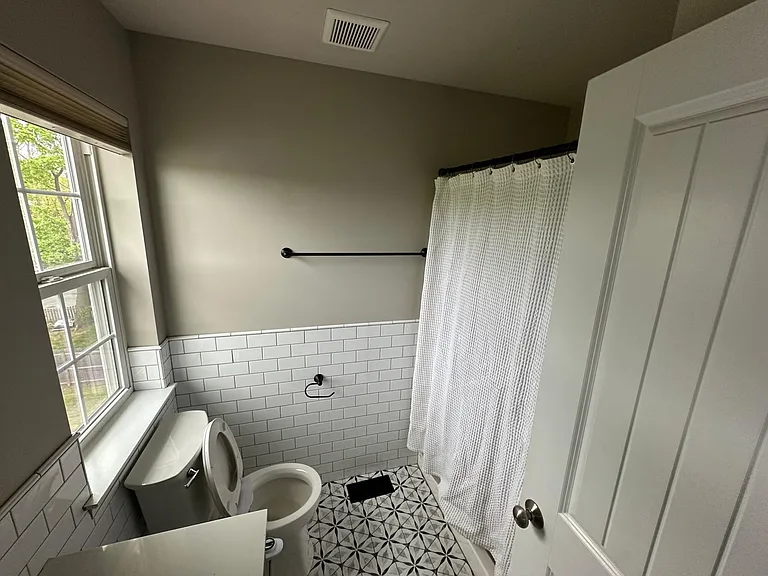 204 Highland Ave — Photo 10