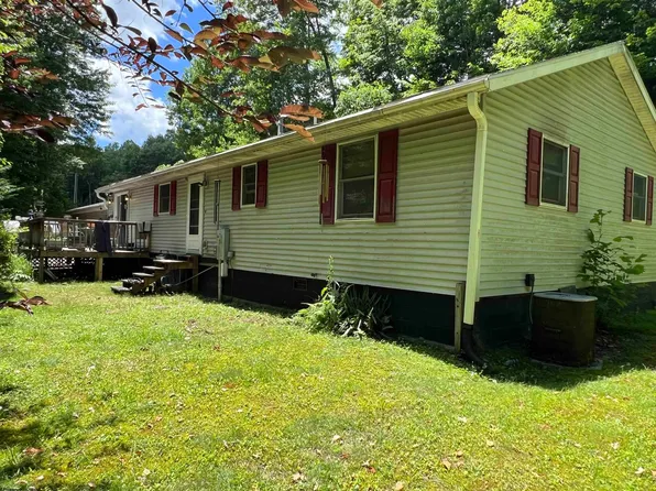 203 Poplar Ridge Est, Coalton, WV 26257