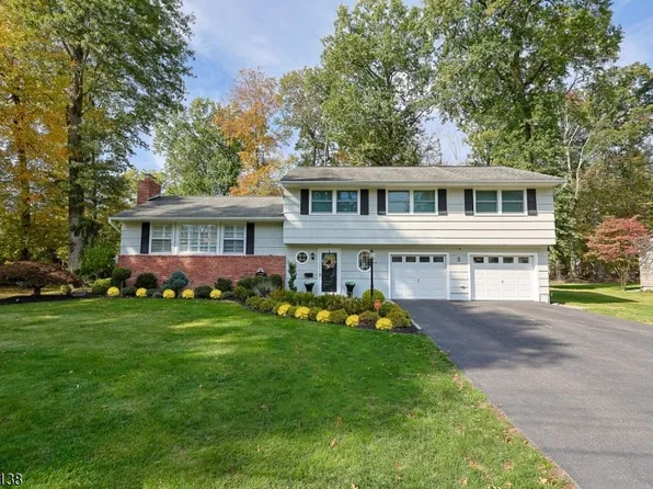 3 Pierson Ln, Florham Park Boro, NJ 07932