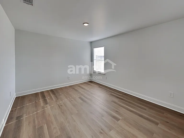 322 Golucke Way — Photo 18