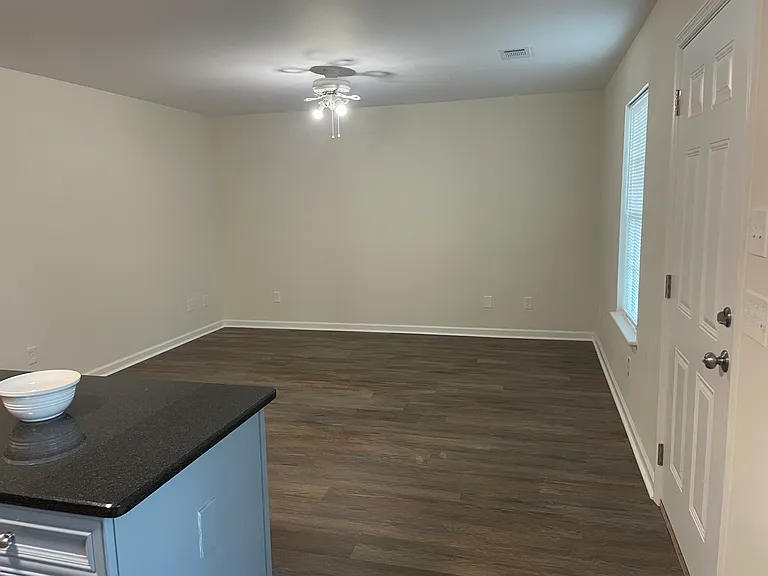 211 Tolbert St — Photo 12