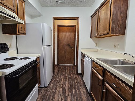 5th image of 1216 Clearwater Dr