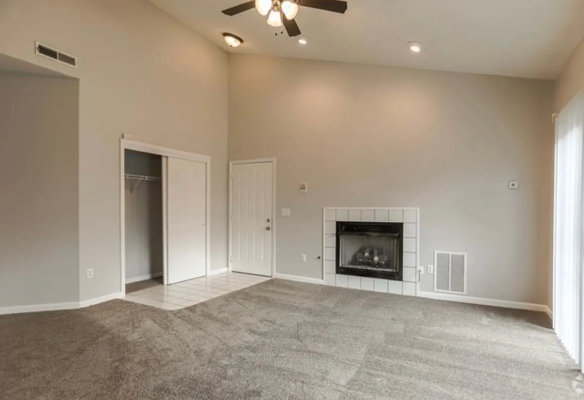 Mandarin Cove Apartments — Photo 3
