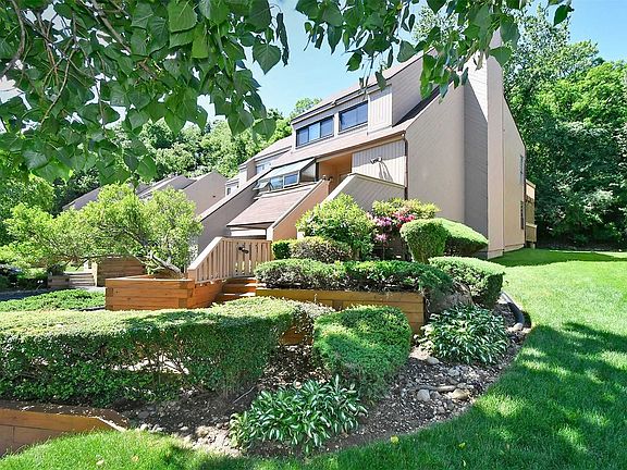 4th image of 6 John Bean Ct