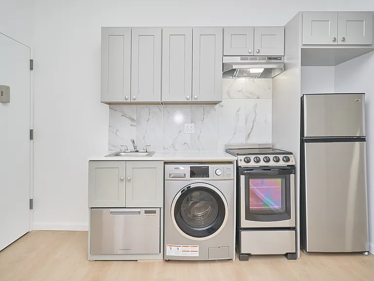 153 Norfolk St #2F — Photo 5