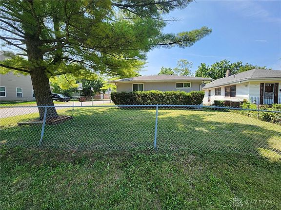 4th image of 3691 Falmouth Ave