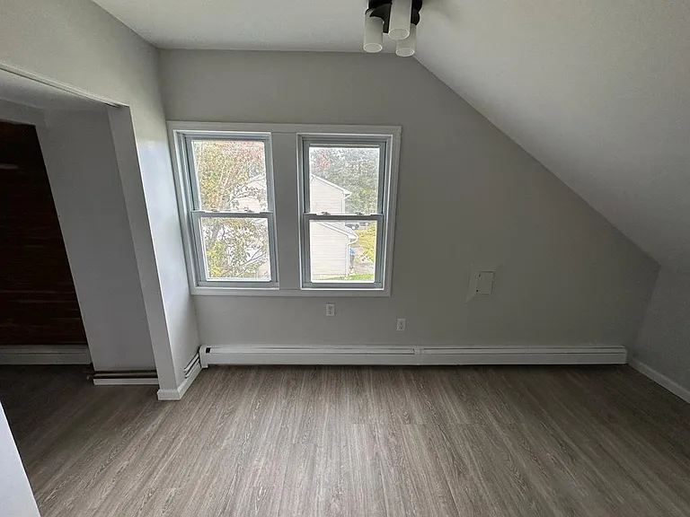 1114 Old Freehold Rd — Photo 24